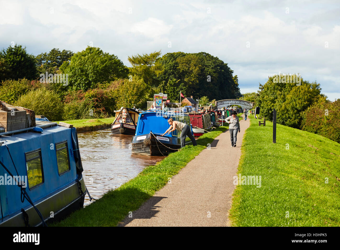 Canal boats overnight mooring at Nantwich Stock Photo Alamy