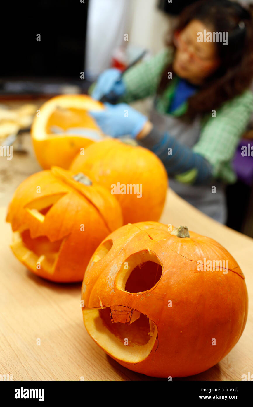 Pumpkin tutorial hi-res stock photography and images - Alamy