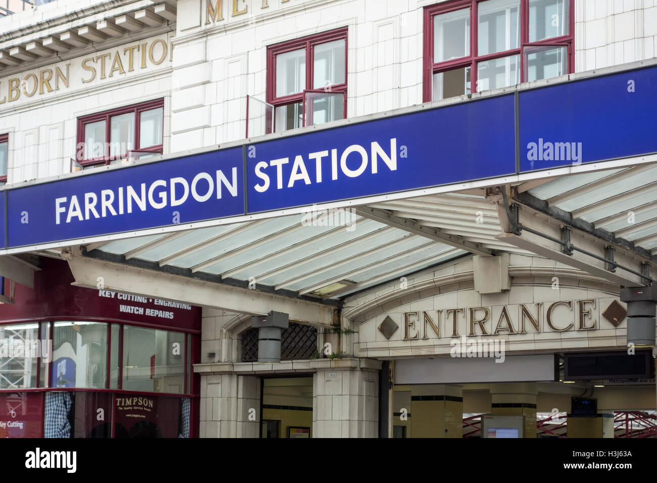 Farringdon station sign hires stock photography and images Alamy