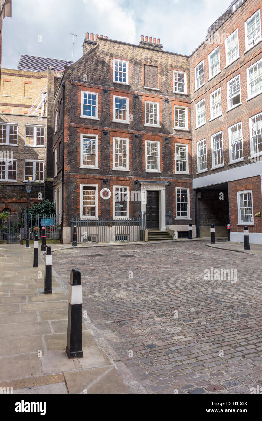 Johnson square hires stock photography and images Alamy