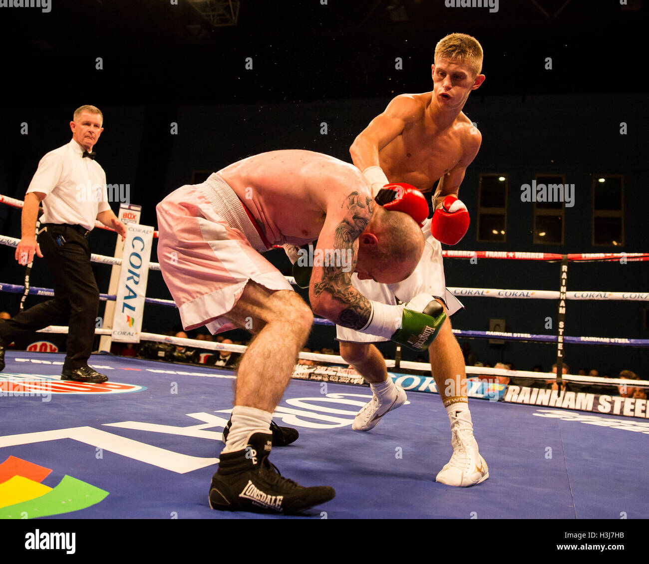 Charlie Driscoll in a boxing fight with Matt Seawright Stock Photo