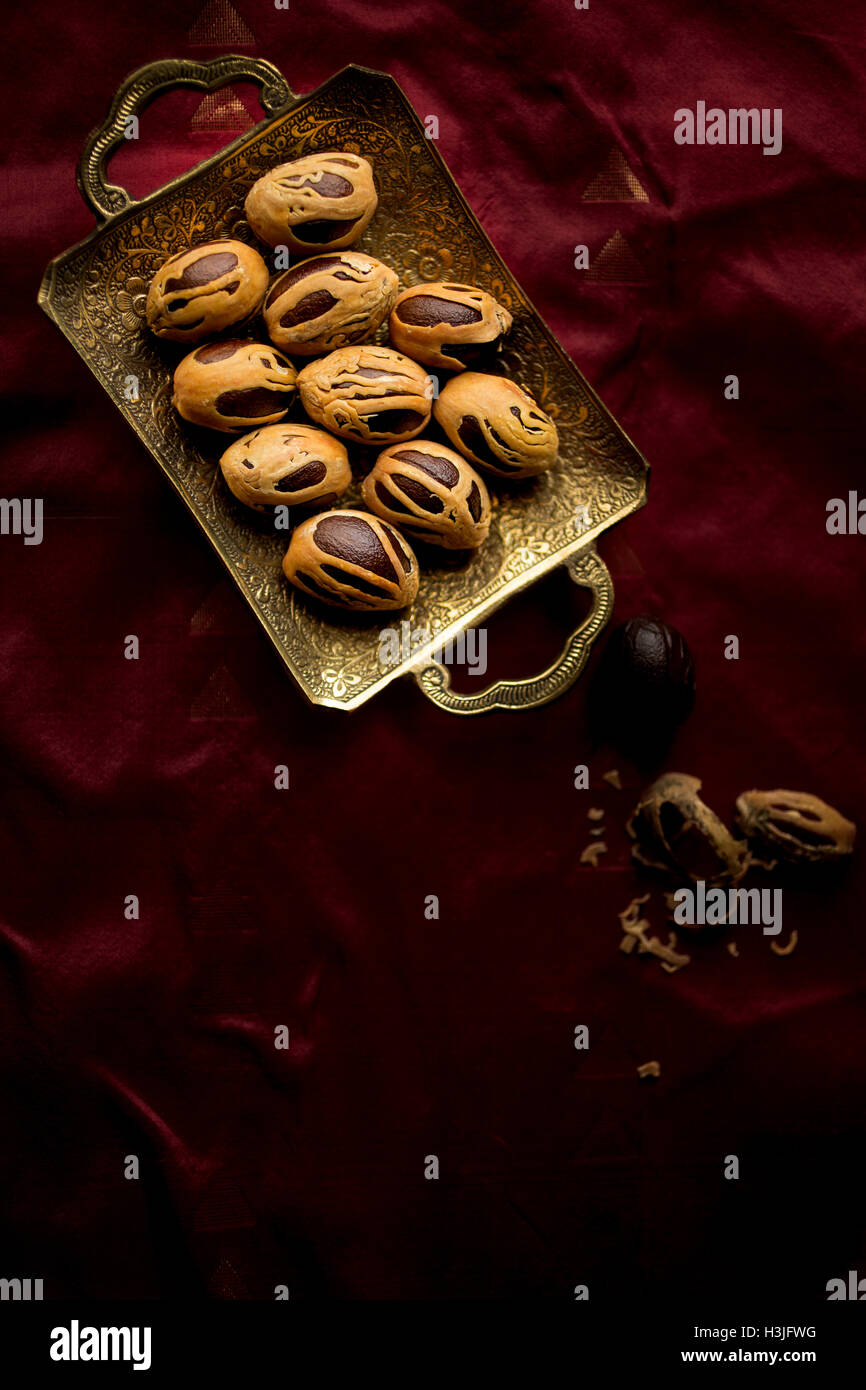 Nutmeg and Mace Stock Photo Alamy
