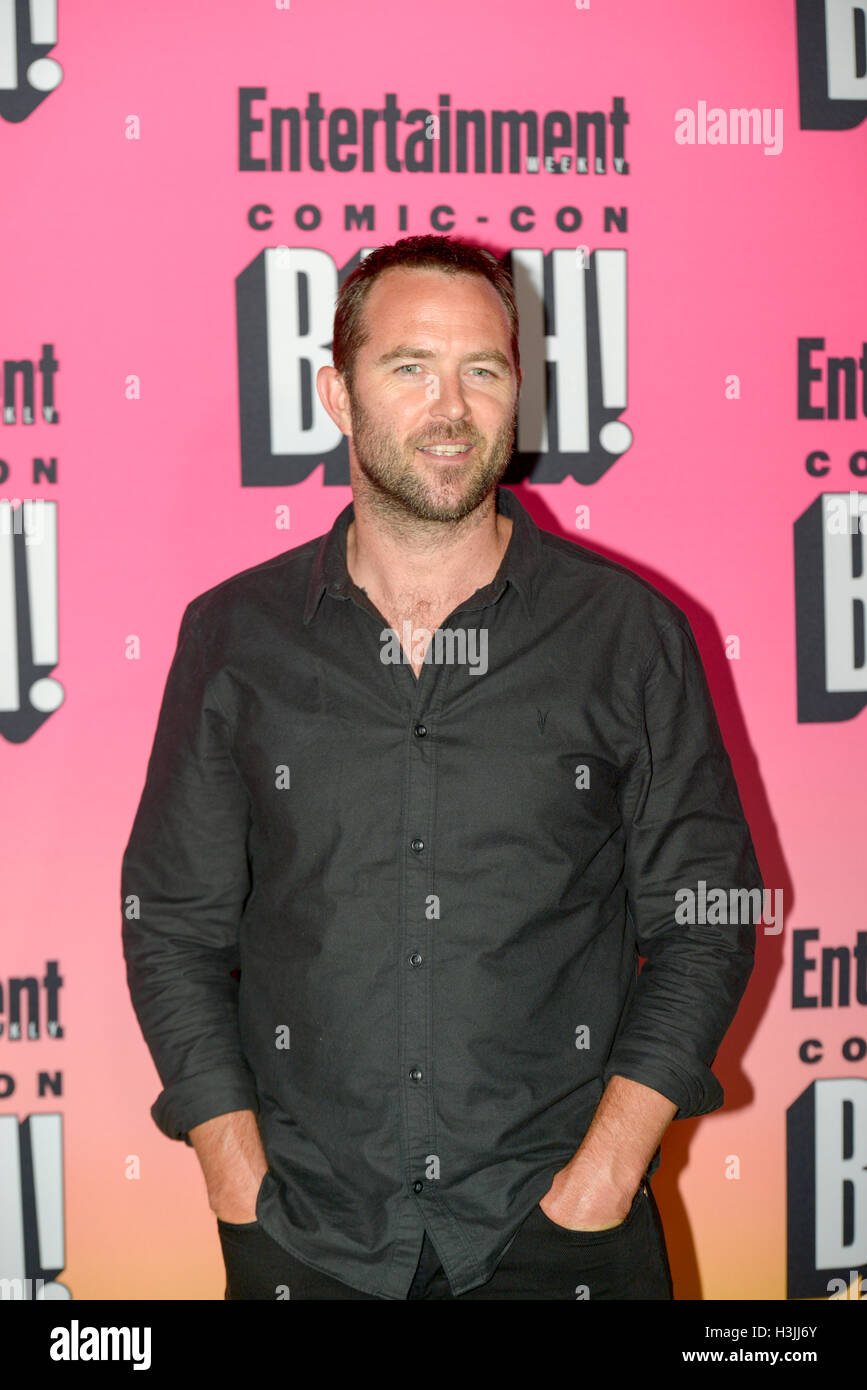 Pictures & Photos of Sullivan Stapleton - IMDb