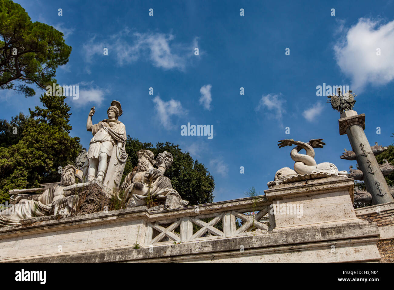 Fountain of the goddess roma hi-res stock photography and images - Alamy