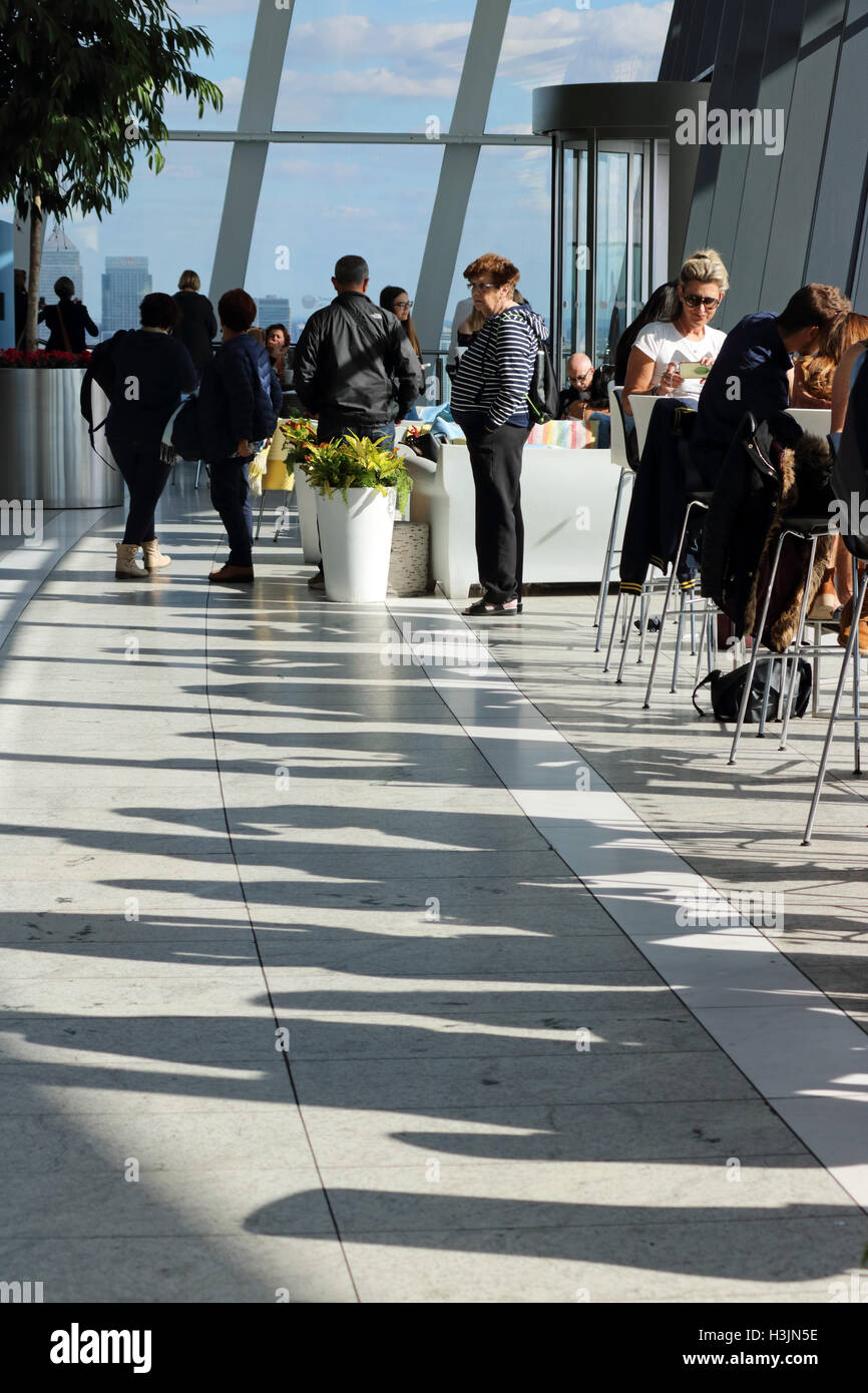 Sky garden cafe hi-res stock photography and images - Alamy