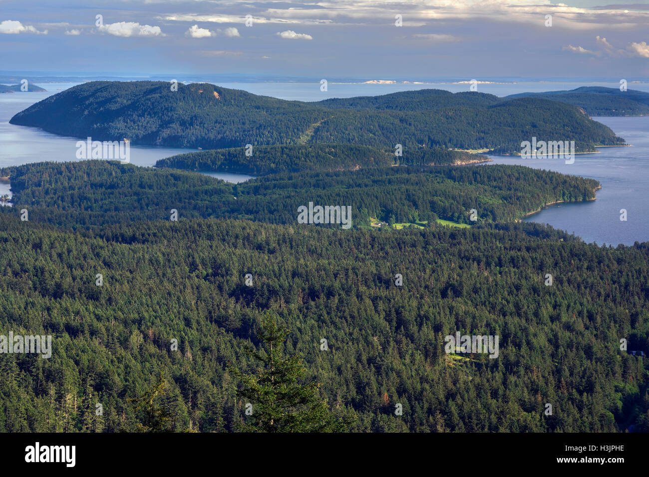 USA, Washington, San Juan Islands, View south from Moran State Park on Orcas Island reveals densely forested islands. Stock Photo
