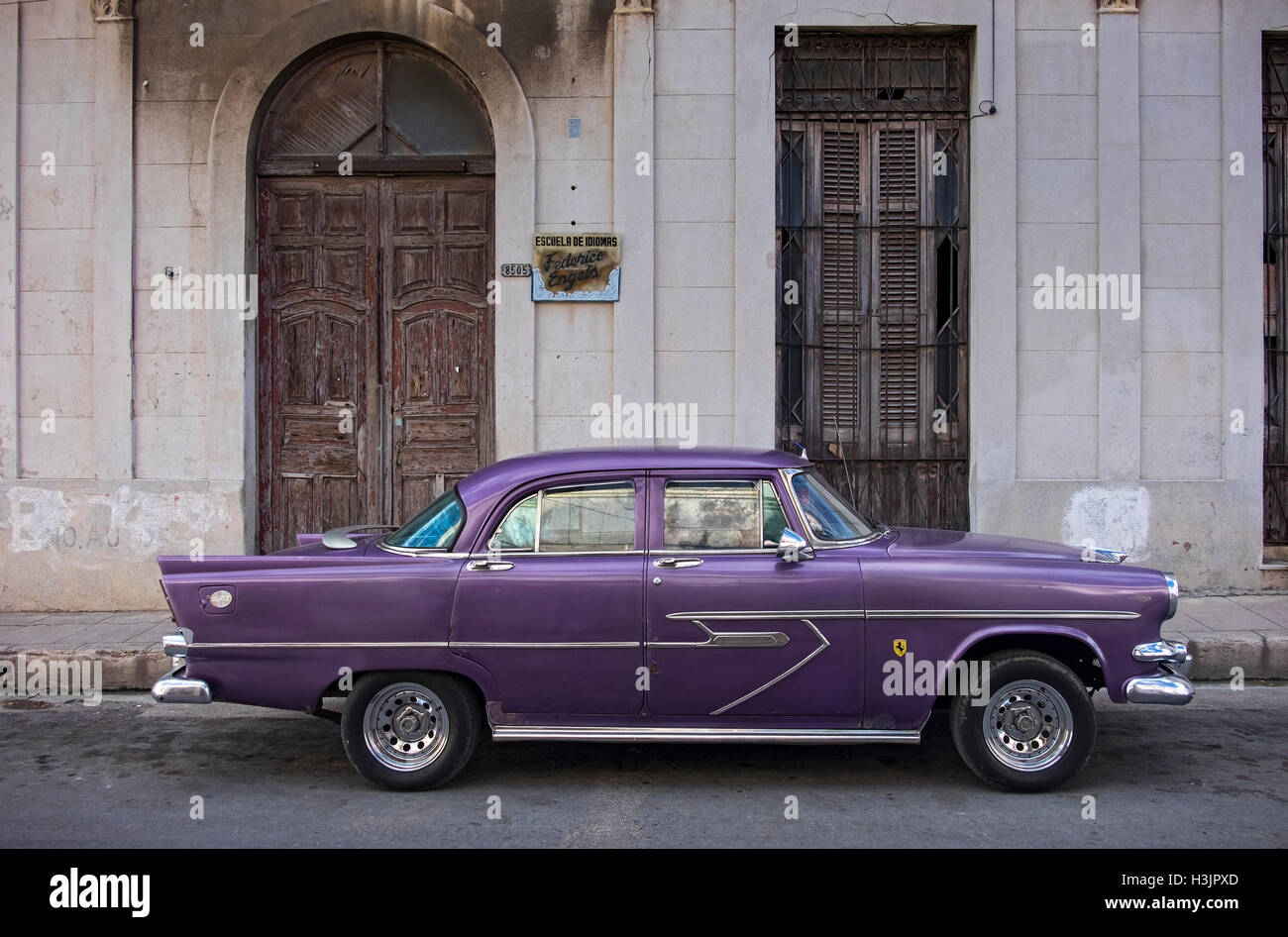 1950s American Car in the Backstreets of Matanzas, Matanzas Province, Cuba Stock Photo