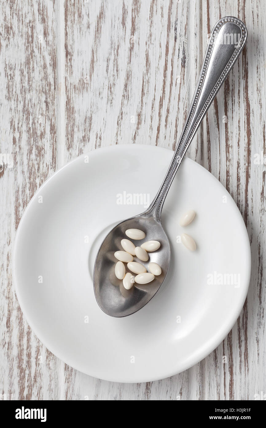 biotin supplement antioxidant still life alternative healthy white