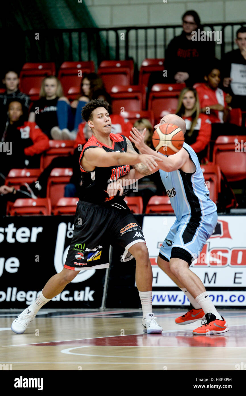 Leicester, UK. 9th October, 2016. BBL - Leicester Riders vs Surrey Scorchers, Leicester Community Sports Arena, 10/08/16. Credit:  Tom Flynn/Alamy Live News Stock Photo