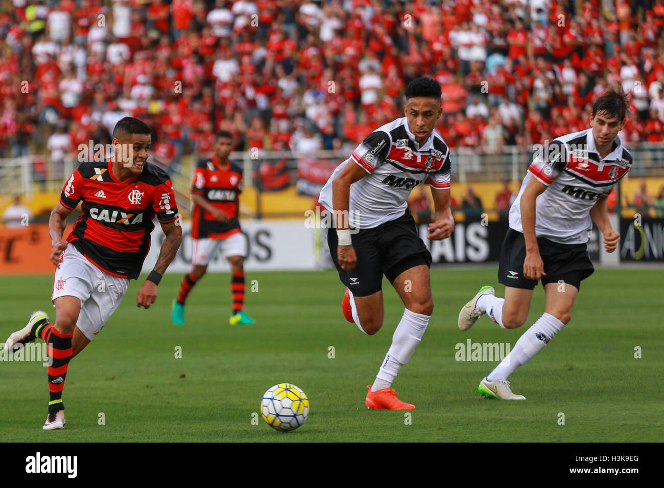 Sao Paulo, Brazil. 09th Oct, 2016. FLAMENGO X SANTA CRUZ - Everton ...
