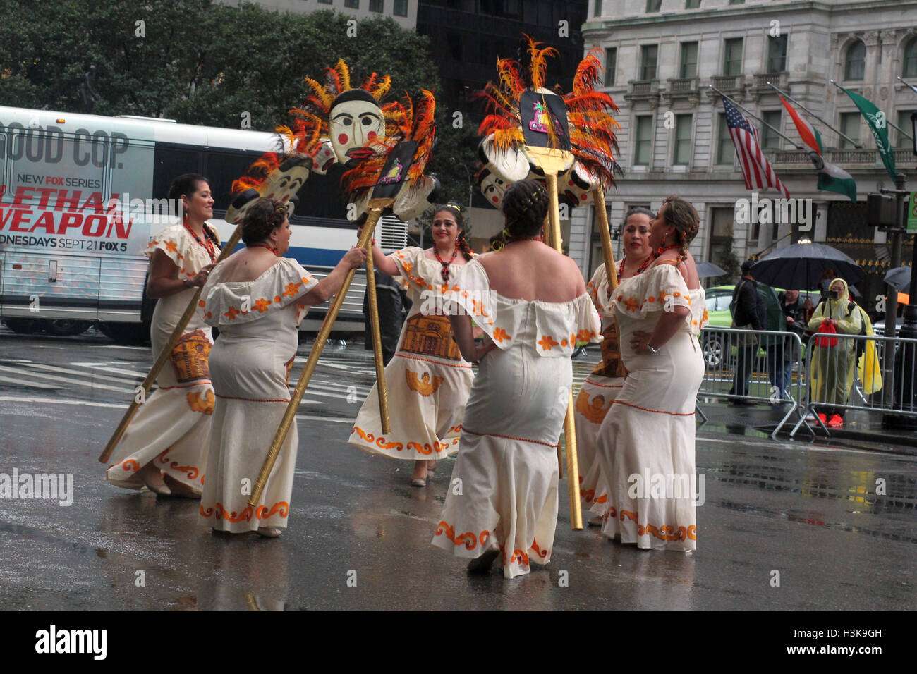 New York City Hispanic Parade 2016 Stock Photo - Alamy