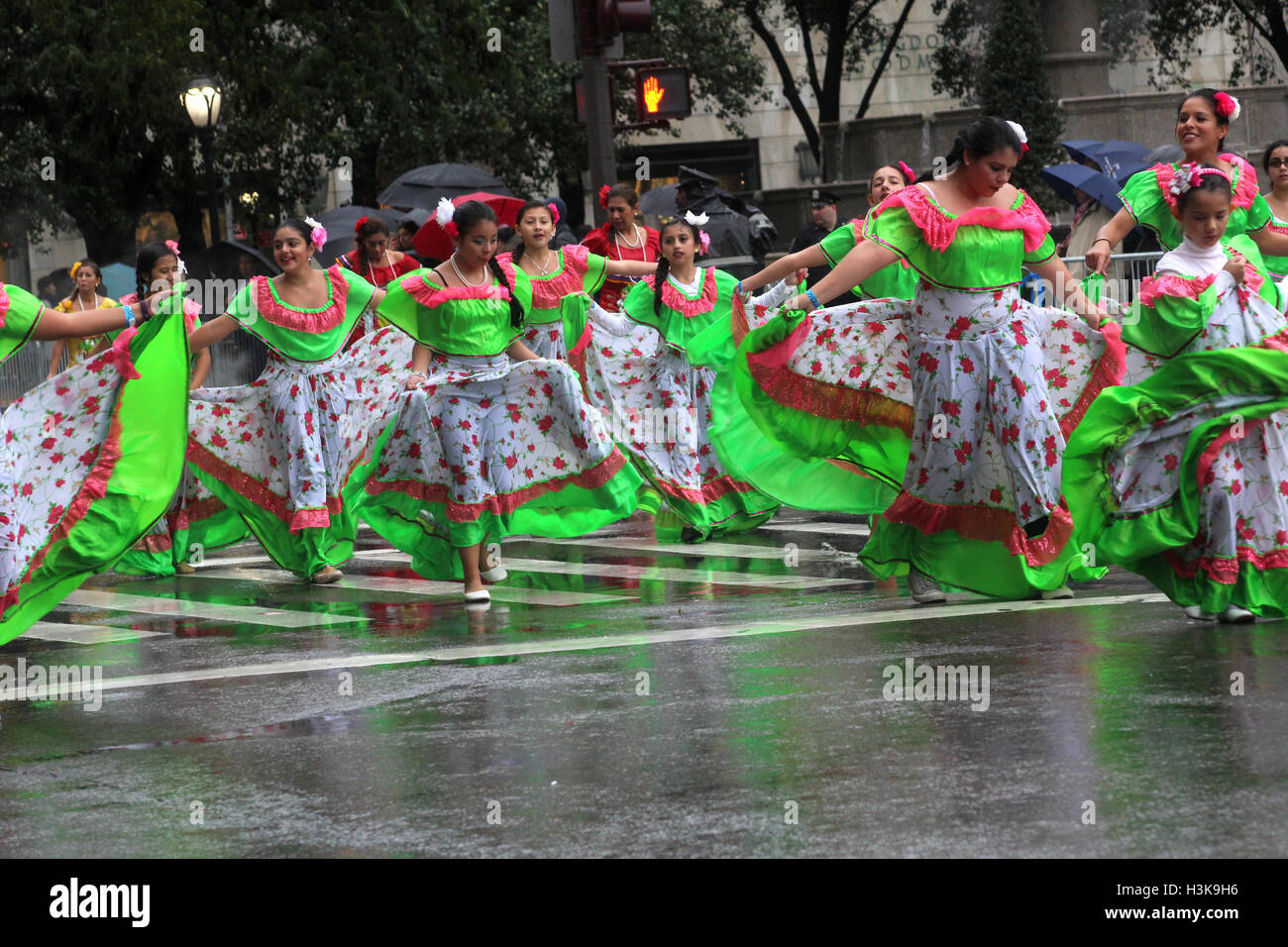 New York City Hispanic Parade 2016 Stock Photo - Alamy