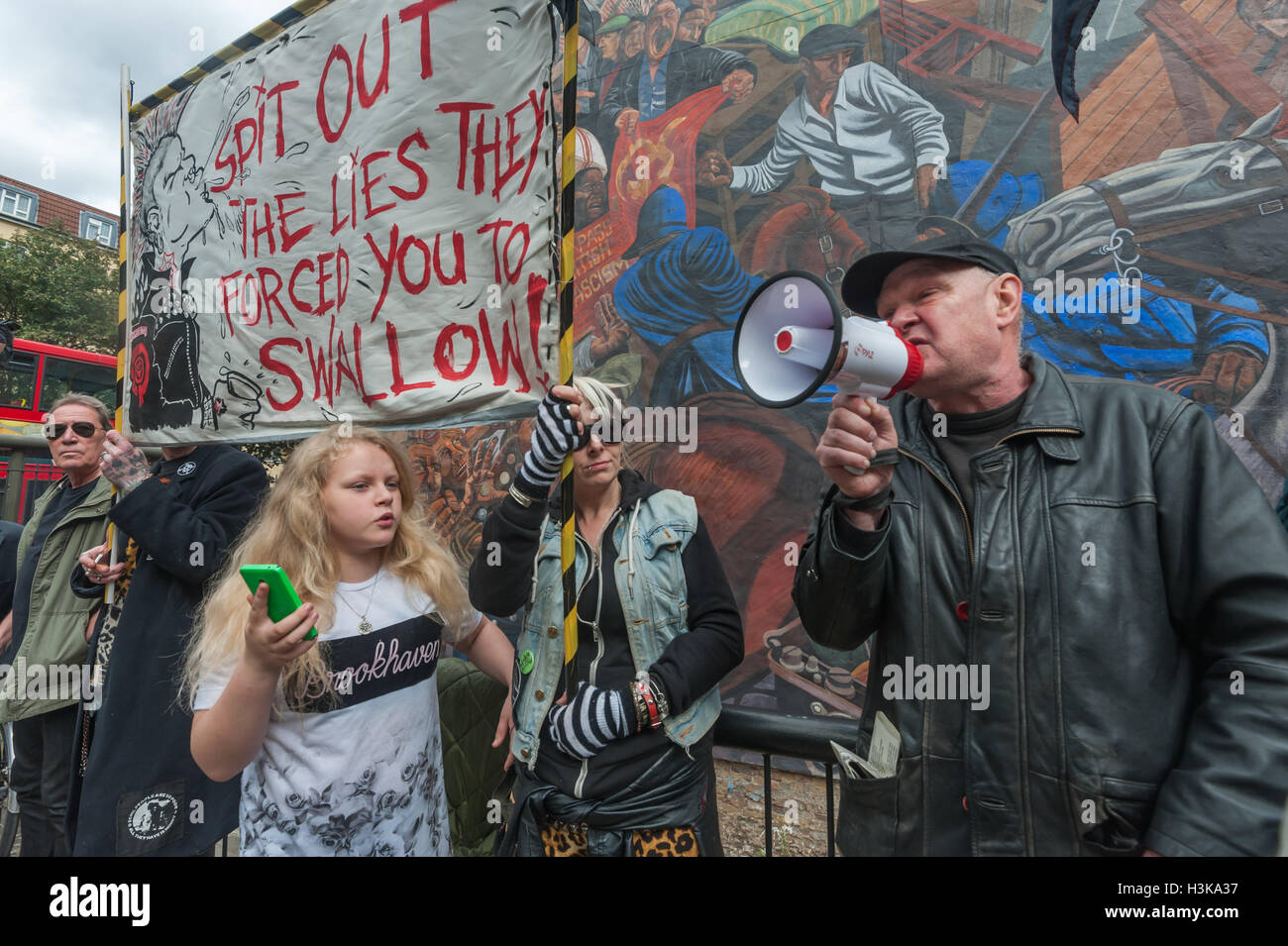 Class war anarchist group hi-res stock photography and images - Alamy