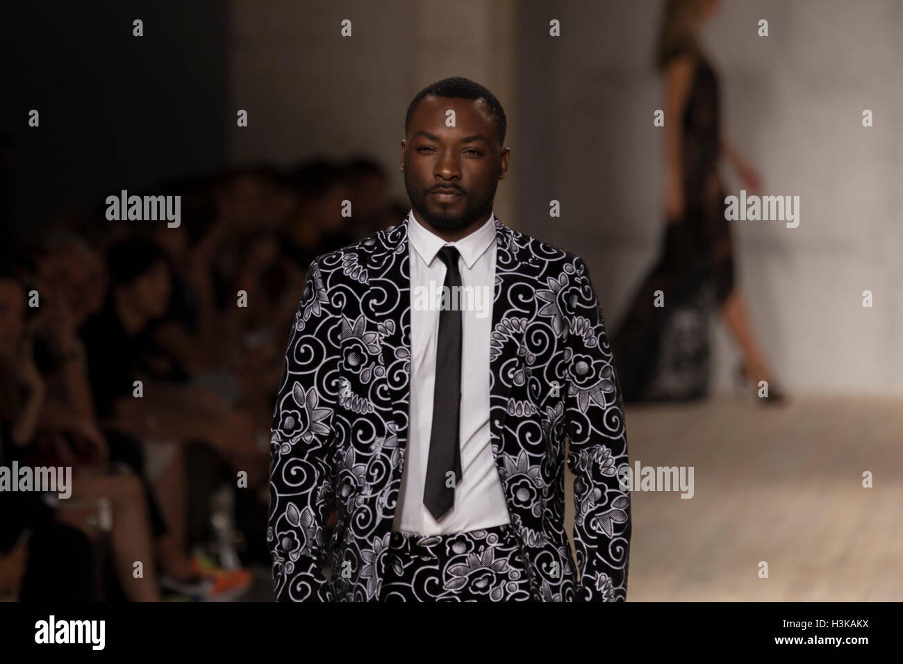 Lisbon, Portugal. 09th Oct, 2016. ModaLisboa - Together (Lisbon Fashion Week), Nadir Tati presents Spring/Summer 17 Collection Credit:  Alexandre de Sousa/Alamy Live News Stock Photo