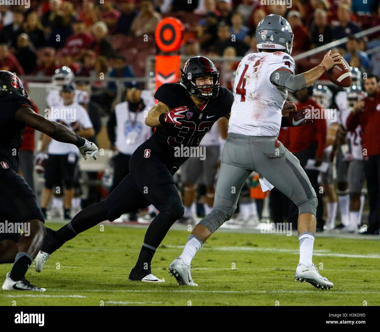 Palo Alto, California, USA. 8th Oct, 2016. Stanford LB Joey Alfieri (32 ...