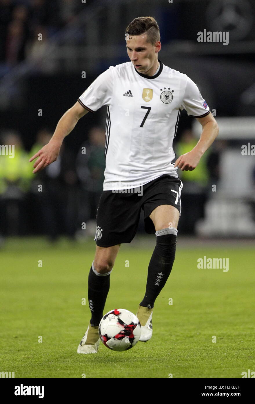 Volksparkstadion, Hamburg, Germany. 08th Oct, 2016. World Cup Qualifying. Germany versus Czech Republic. Julian Draxler in action © Action Plus Sports/Alamy Live News Stock Photo