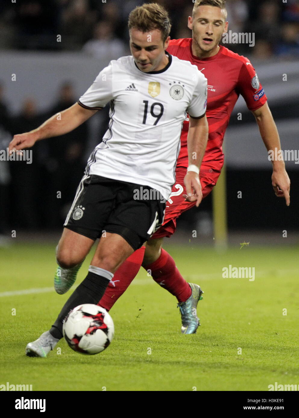 Volksparkstadion, Hamburg, Germany. 08th Oct, 2016. World Cup Qualifying. Germany versus Czech Republic. Mario Gotze in action © Action Plus Sports/Alamy Live News Stock Photo