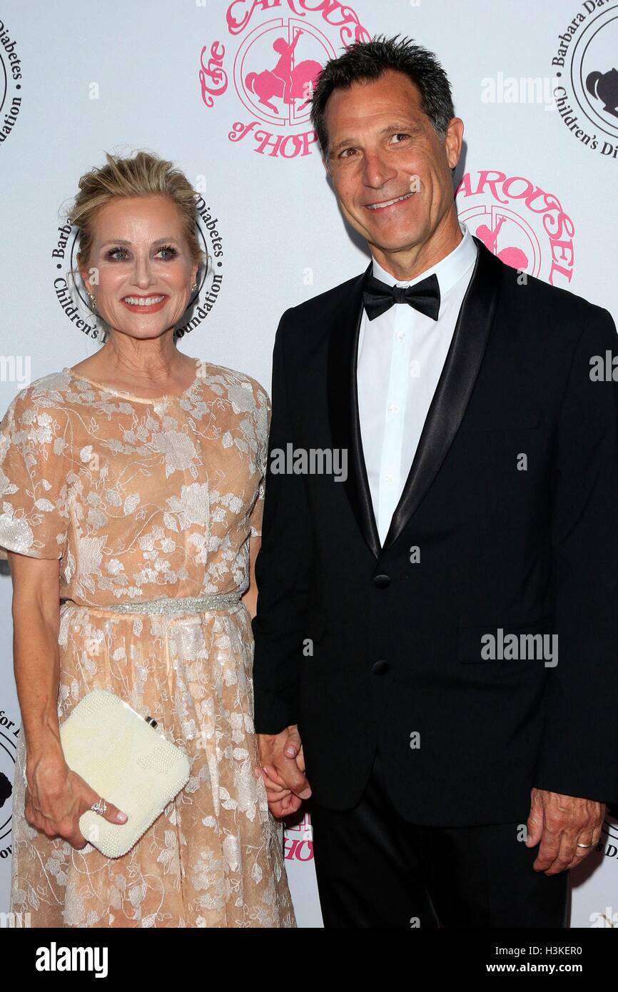 Beverly Hills, CA. 8th Oct, 2016. Maureen McCormick, Michael Cummings