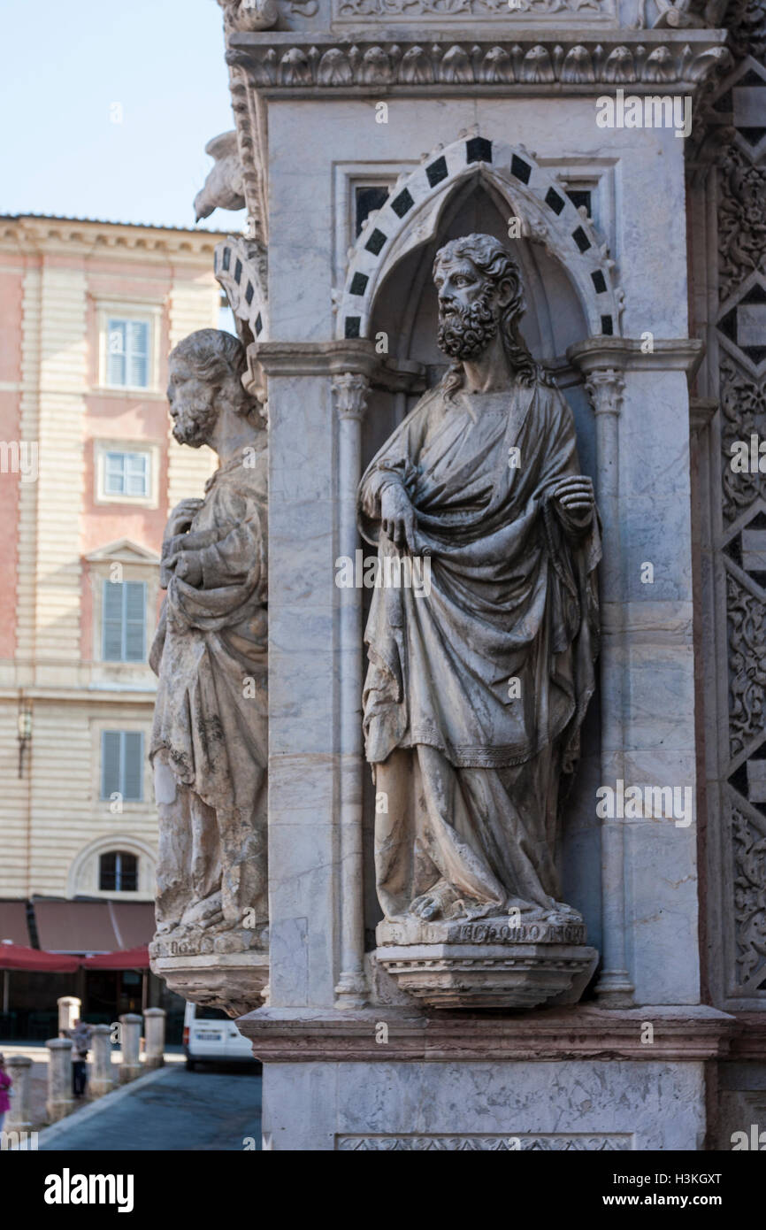 Ornamental statue hires stock photography and images Alamy