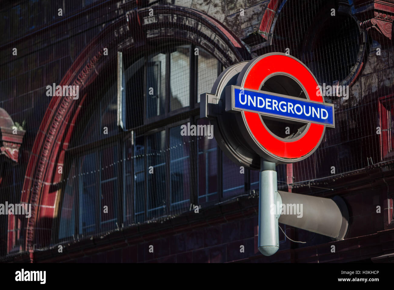 London Underground Sign Roundel Stock Photo - Alamy