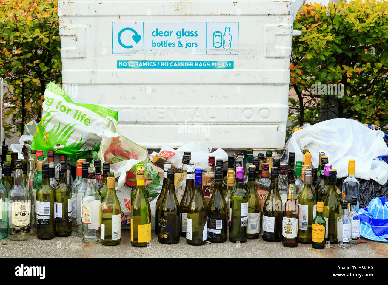 Pile of empty bottles hires stock photography and images Alamy