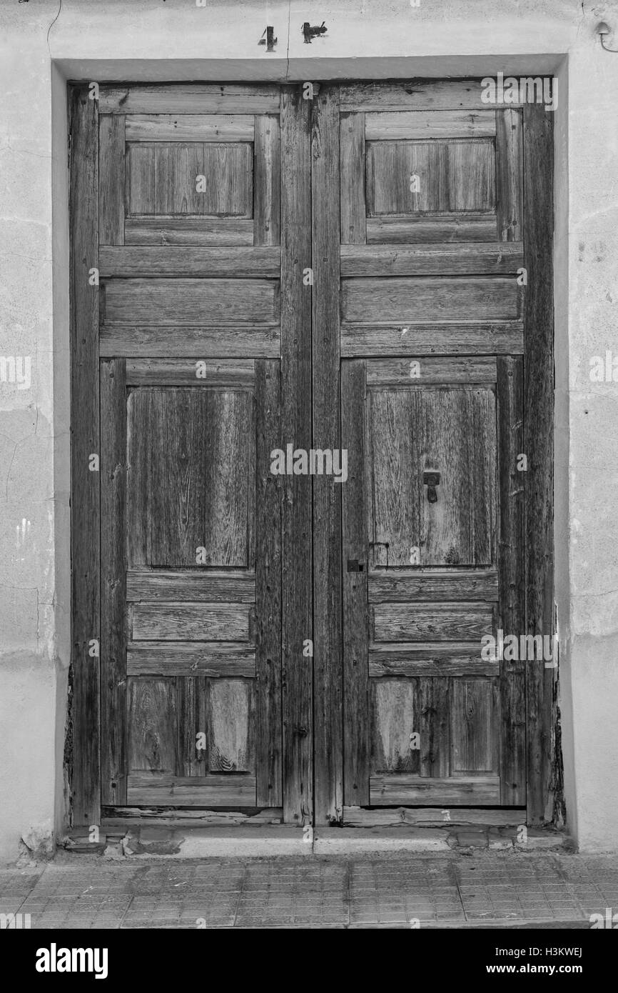 Old Spanish door Stock Photo - Alamy
