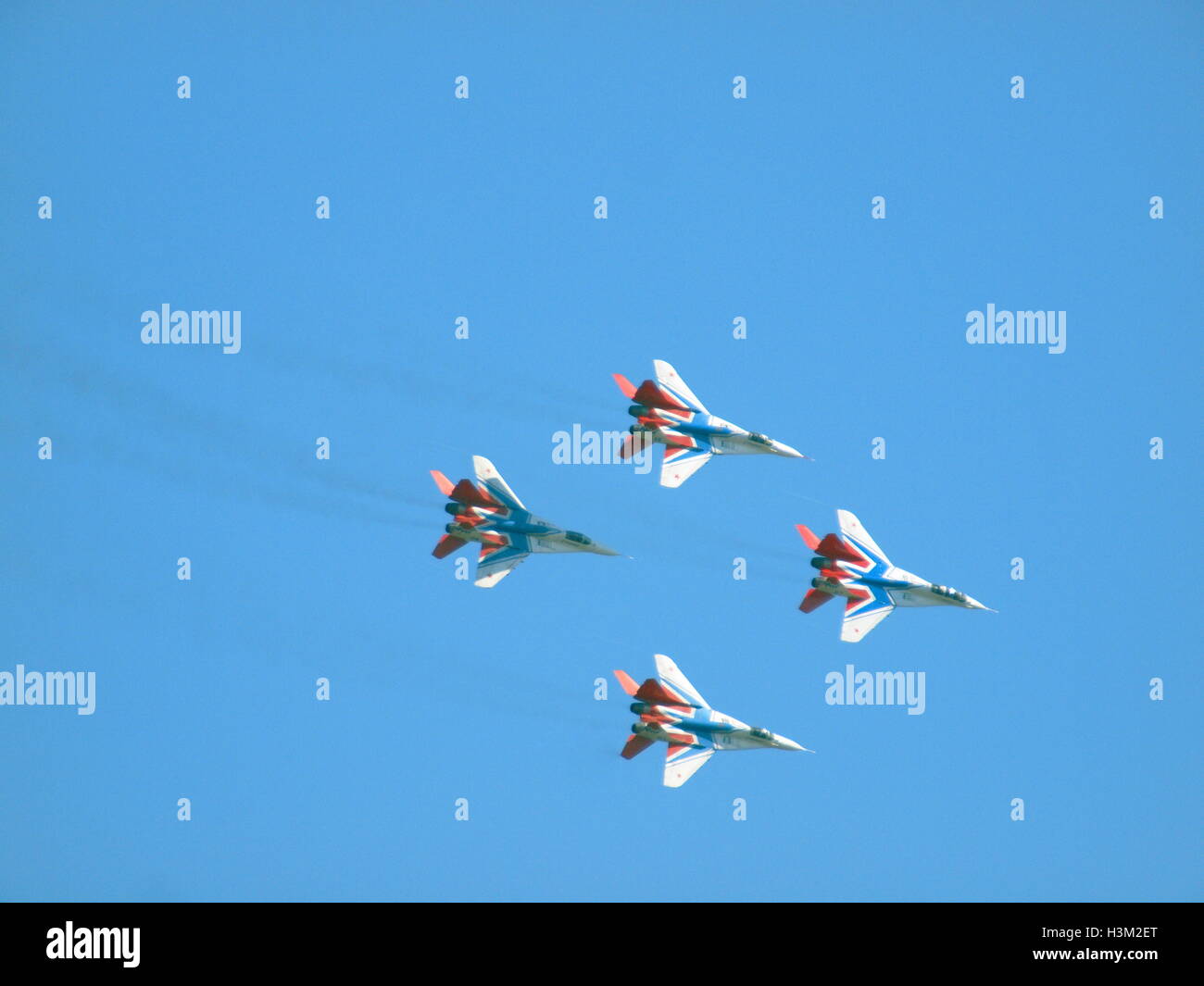 Russian fighter mig 29 on aerobatics hi-res stock photography and ...