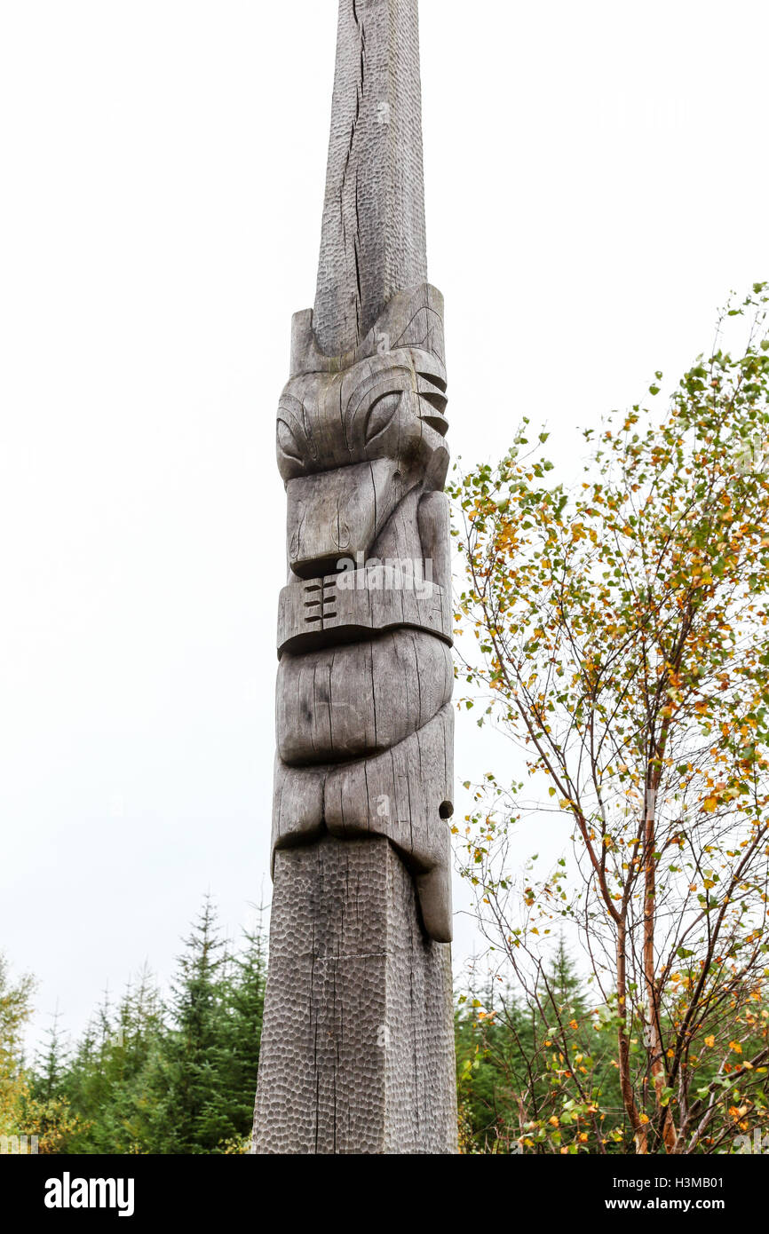Wooden Totem Pole High Resolution Stock Photography and Images - Alamy
