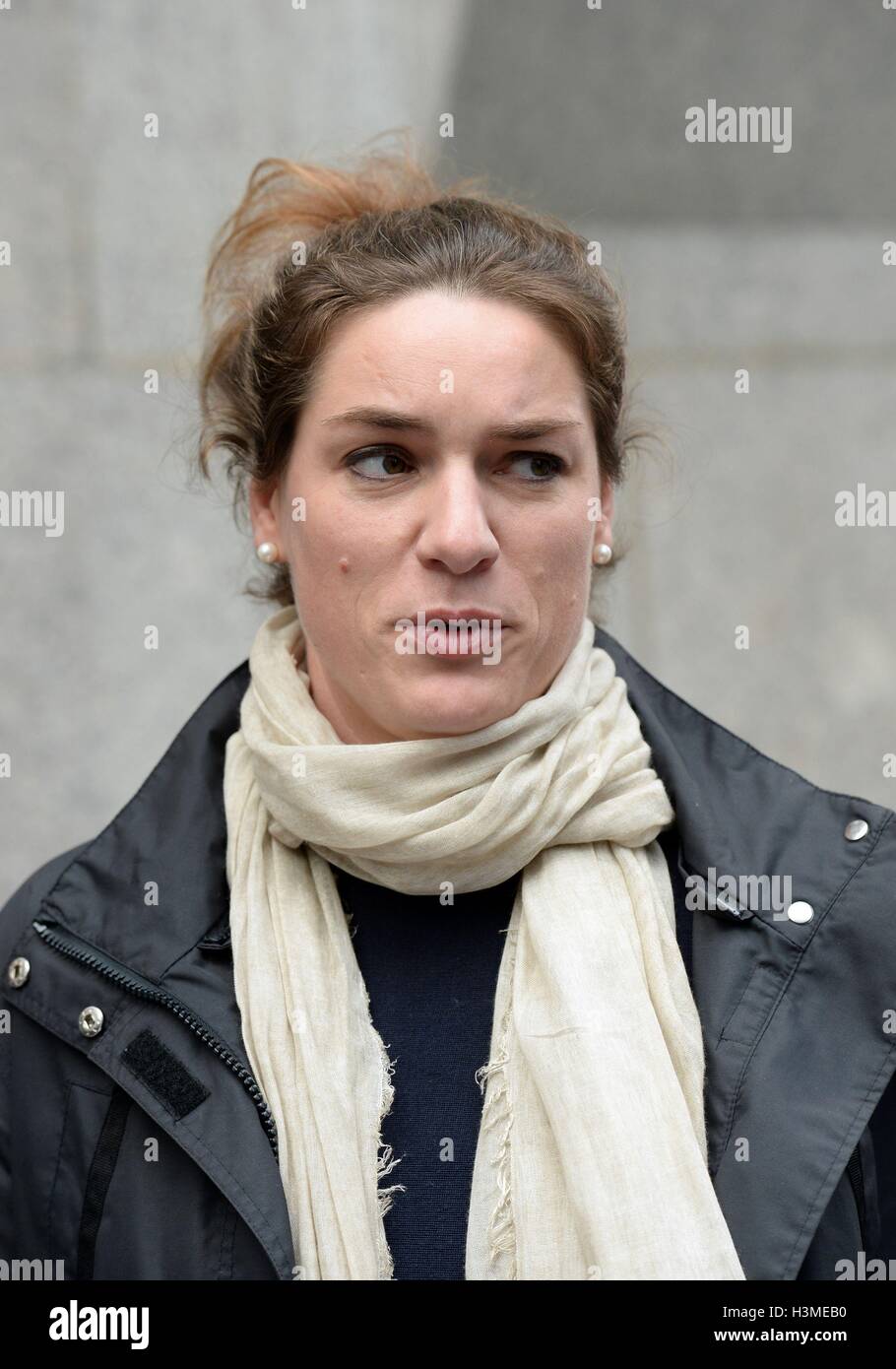 Nadja Ensink speaks outside the Old Bailey in London where she demanded an inquiry into how a psychotic man was free to kill the father of her newborn baby days after knife and assault charges against him were dropped. Stock Photo