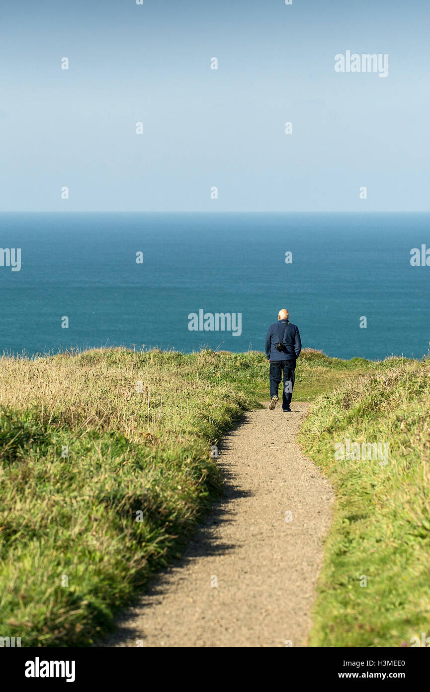 Man walks alone hi-res stock photography and images - Alamy