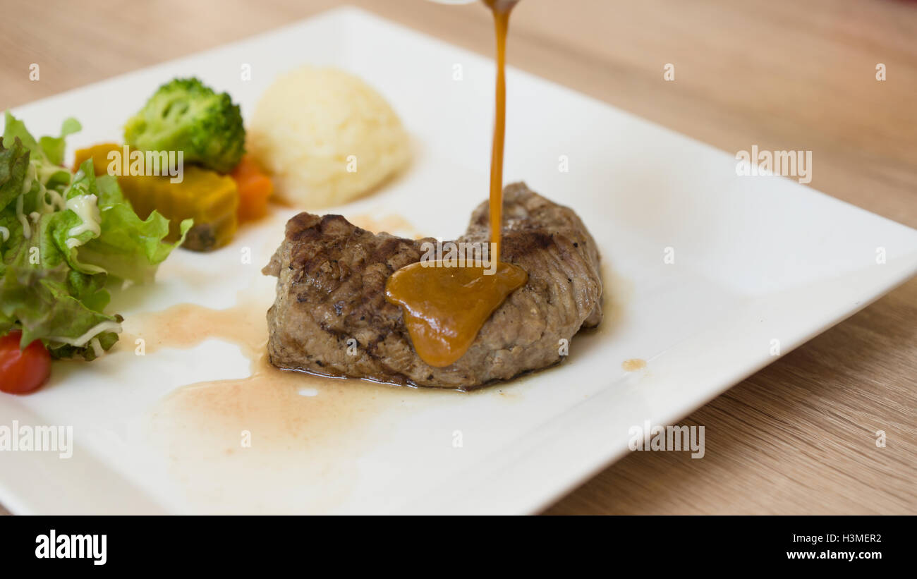 Steak with dripping sauce hires stock photography and images Alamy
