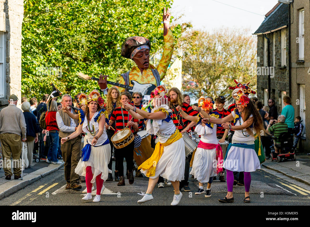 Dakadoum Samba Band takes part in the Penryn Festival in Cornwall Stock Photo