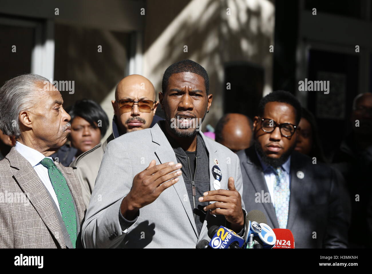 New York City, United States. 10th Oct, 2016. NY city council member Jumaane Williams addresses the press in Midtown. Rev Al Sharpton gathered with members of the NYC City Council in Midtown Manhattan to announce support for Haitians displaced by Hurricane Matthew, & to eulogize late Kings County district attorney Ken Thompson who passed away unexpectedly from cancer the day before. Credit:  Andy Katz/Pacific Press/Alamy Live News Stock Photo