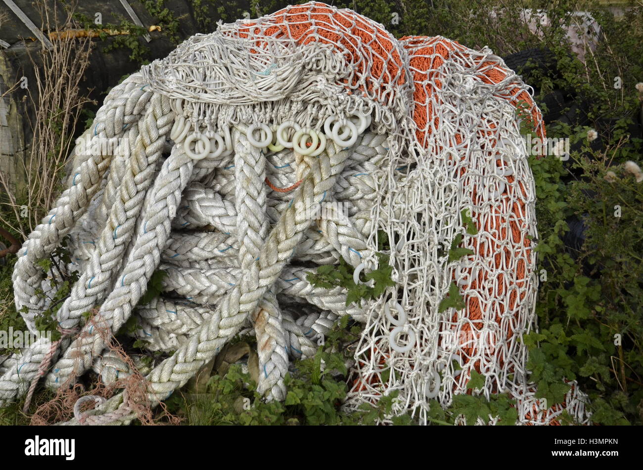 Ropes on nets hi-res stock photography and images - Alamy