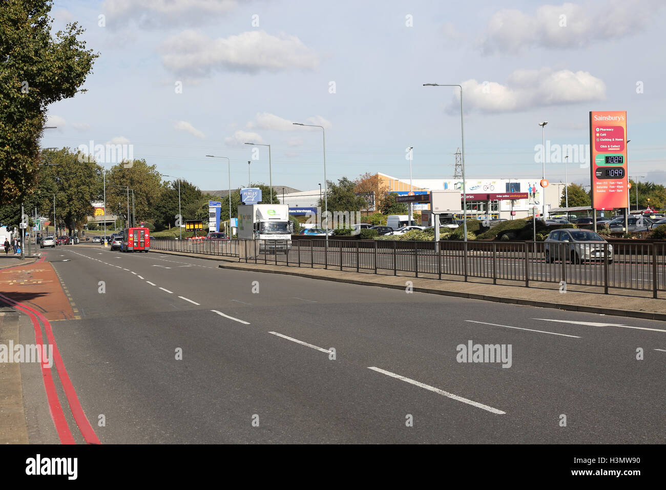 The Purley Way dual carriageway in Croydon, UK. A major out of town shopping area in South London, UK. View north. Stock Photo