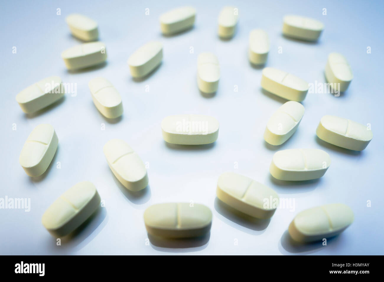 WW 951 Pill White Capsule/Oblong - Pill Identifier