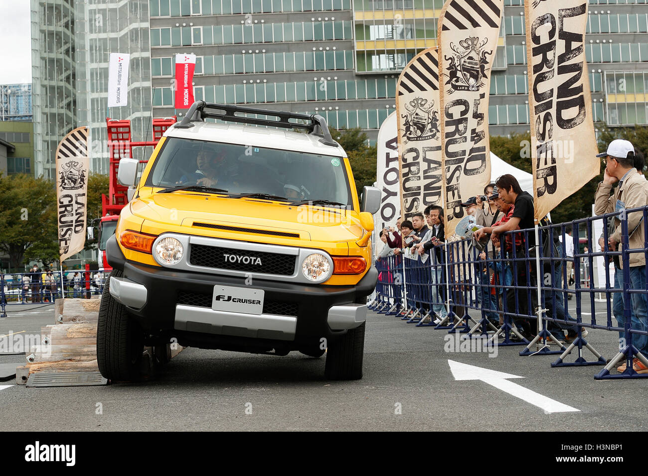 Tokyo Japan 10th October 16 A Toyota Fj Cruiser Performs During The Tokyo Motor Fes 16 At Odaiba On October 10 16 Tokyo Japan The Annual Festival Provides An Opportunity For Visitors Tokyo Japan 10th October 16 A Toyota Fj Cruiser Performs During The Tokyo Motor Fes 16 At Odaiba On October 10 16 Tokyo Japan The Annual Festival Provides An Opportunity For Visitors
