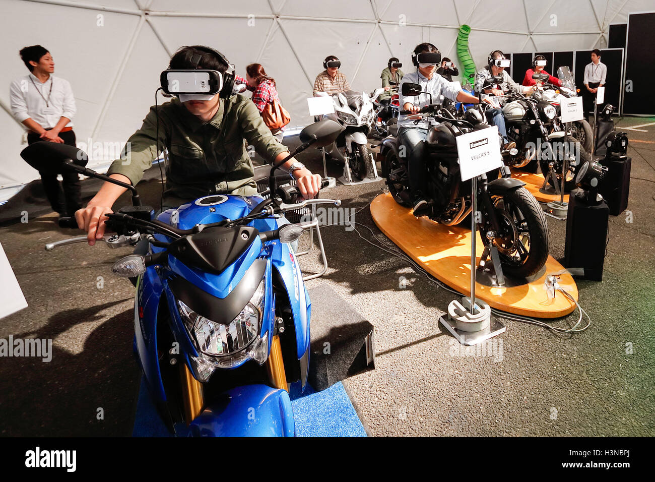Tokyo Japan 10th October 16 Visitors Enjoy Virtual Reality Motorcycle Ride Simulators During The Tokyo Motor Fes 16 At Odaiba On October 10 16 Tokyo Japan The Annual Festival Provides An Opportunity