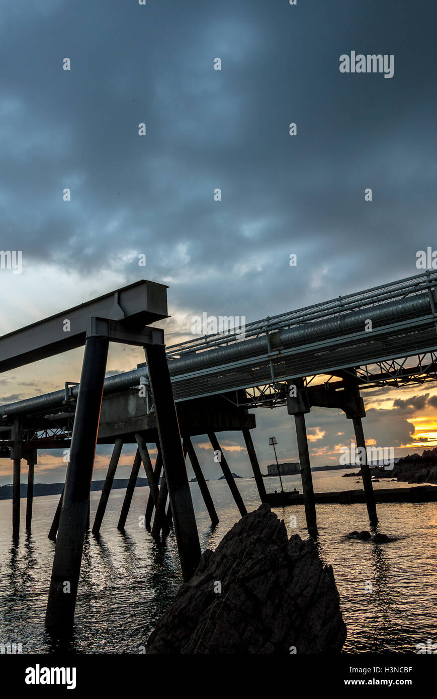South hook lng terminal hires stock photography and images Alamy