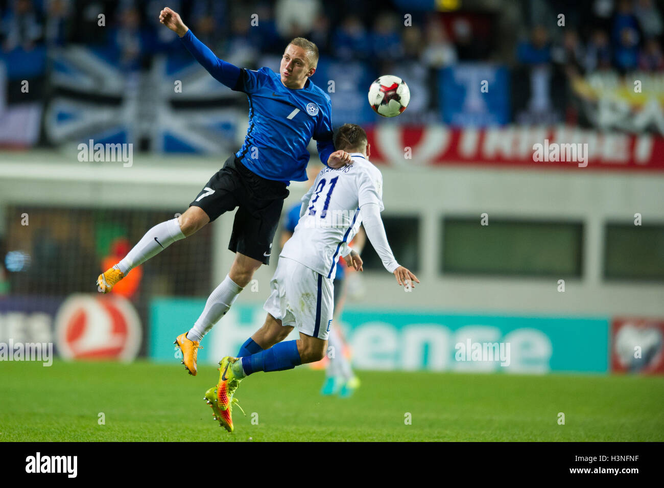 Tallinn, Estonia, 10th October 2016. Pavel Marin (L) of Estonia and Kostas Stafylidis (R) of Greece in action during the FIFA World Cup 2018 qualifying match between Estonia and Greece Credit:  Nicolas Bouvy/Alamy Live News Stock Photo
