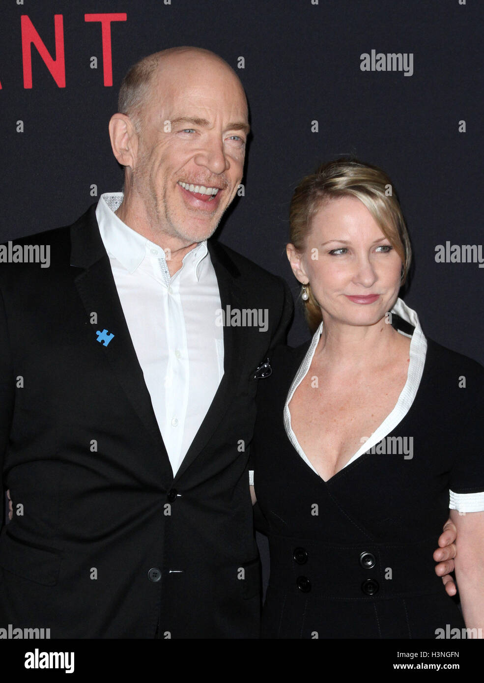 J k simmons with wife michelle schumacher hi res stock photography and images Alamy