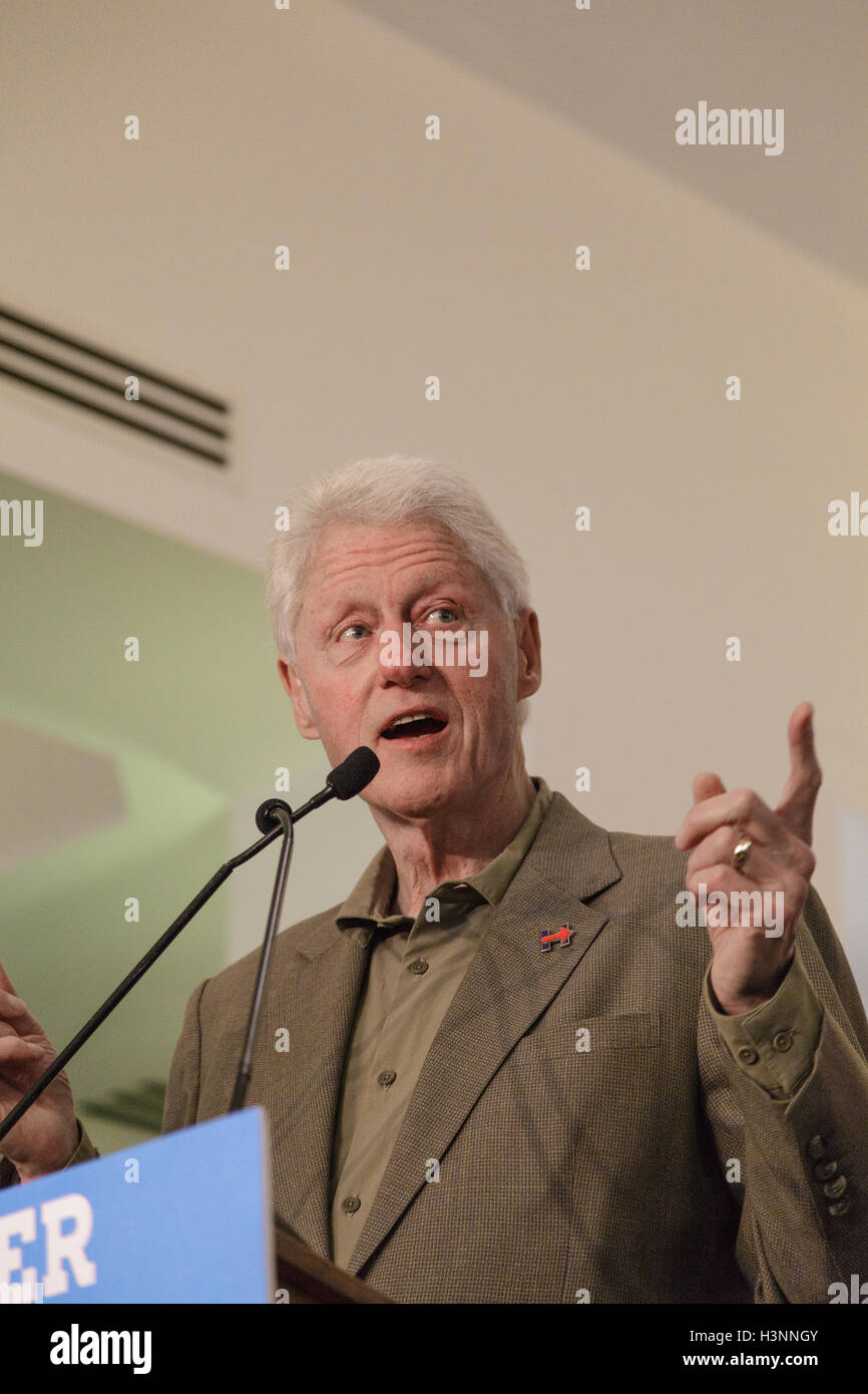 Belle Glade, USA. 11th Oct, 2016. Former President Bill Clinton