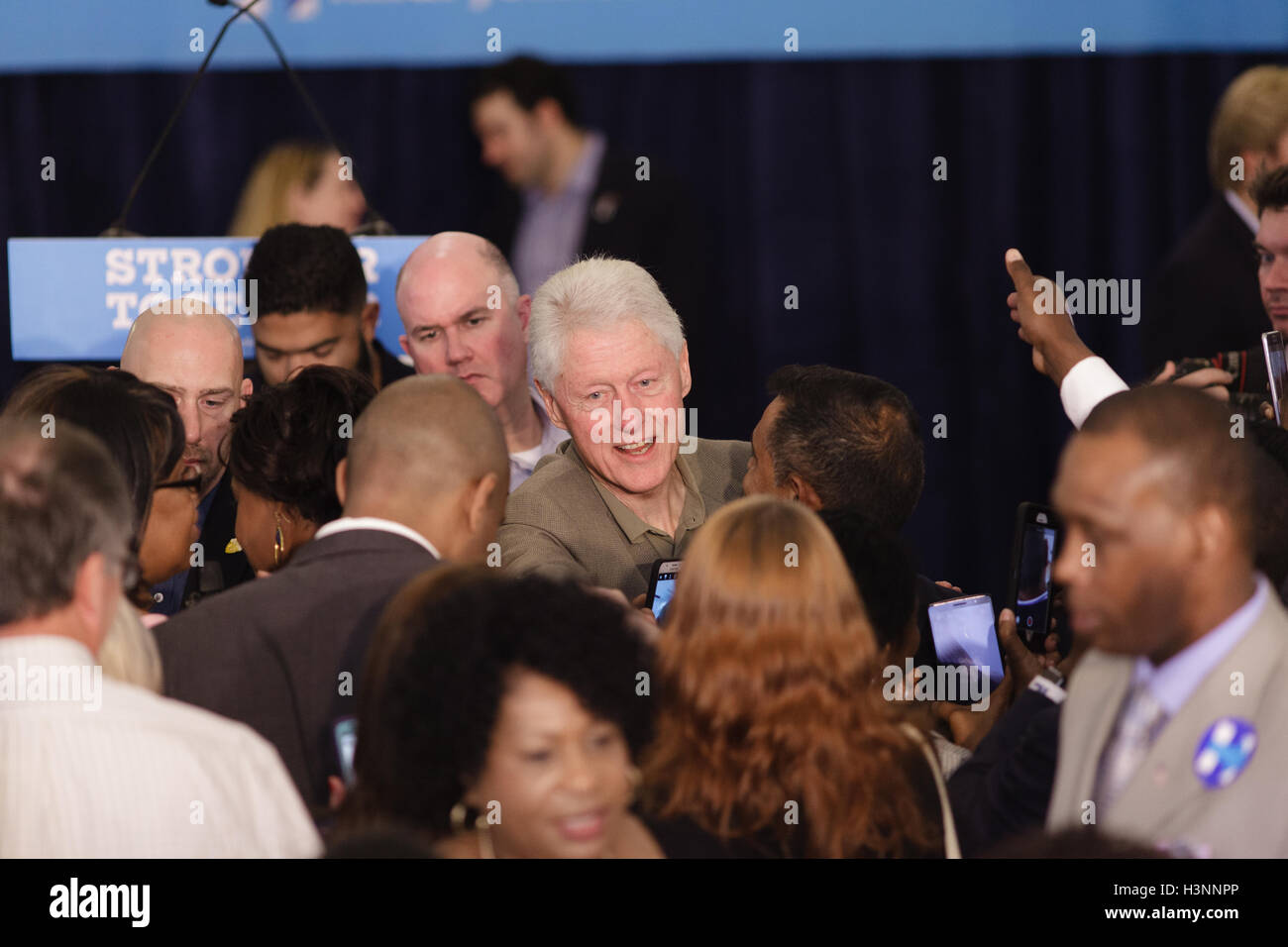 Belle Glade, USA. 11th Oct, 2016. Former President Bill Clinton