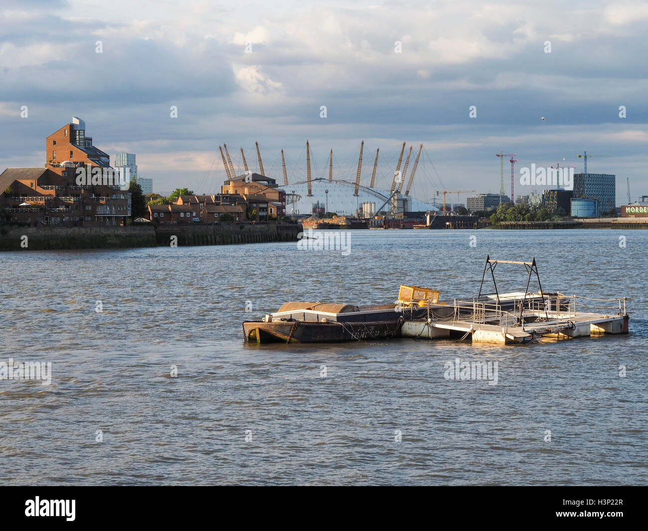 Wharf side view new hi-res stock photography and images - Alamy