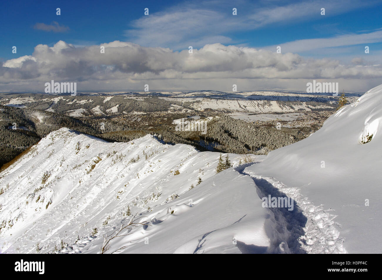 Beautiful scenery of snowy mountains Stock Photo - Alamy