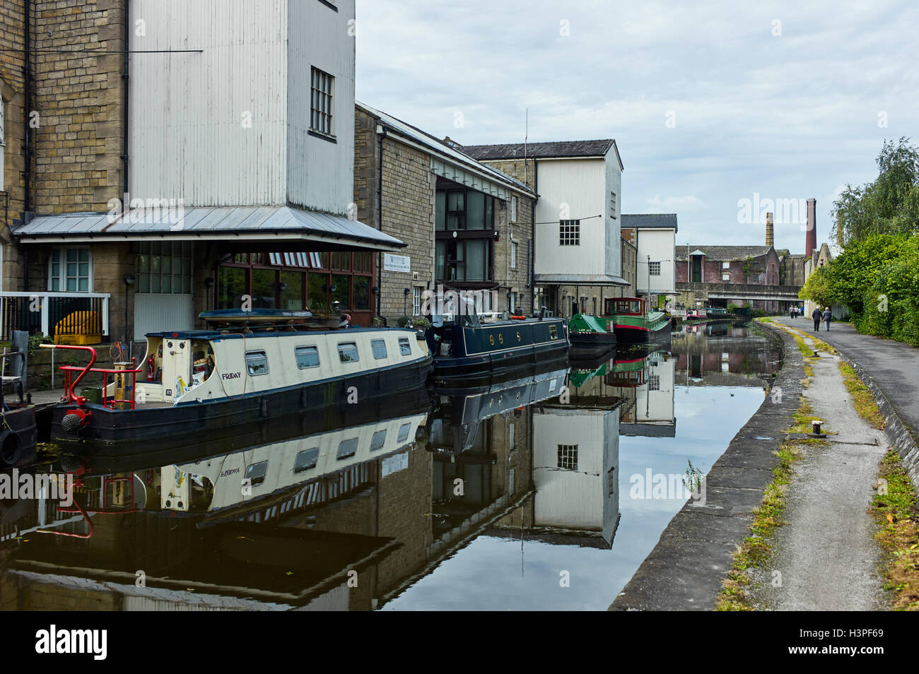 Shipley Wharf and Leeds & Liverpool canal Stock Photo