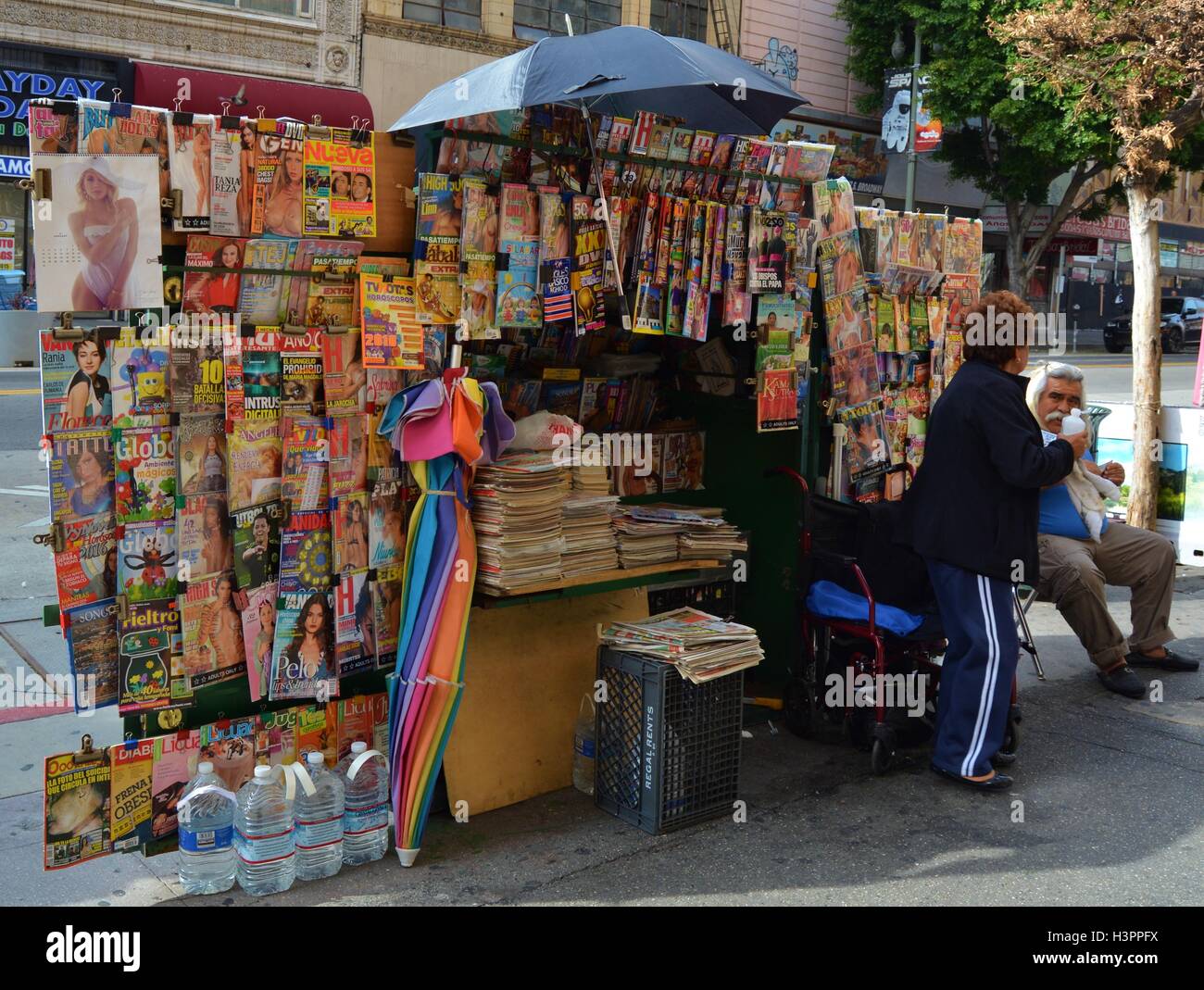 Magazine stand hires stock photography and images Alamy