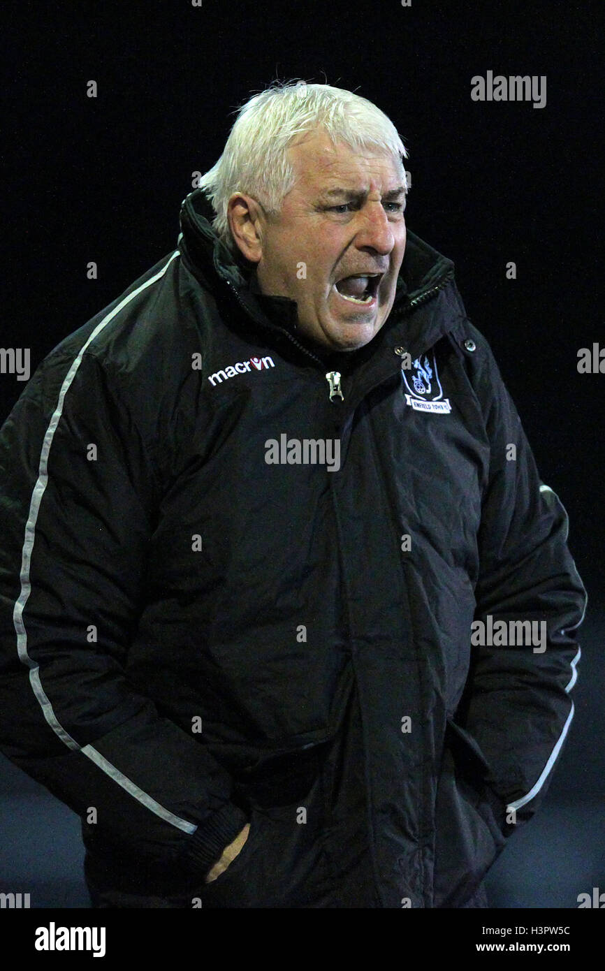Enfield Town manager AFC Hornchurch vs Enfield Town