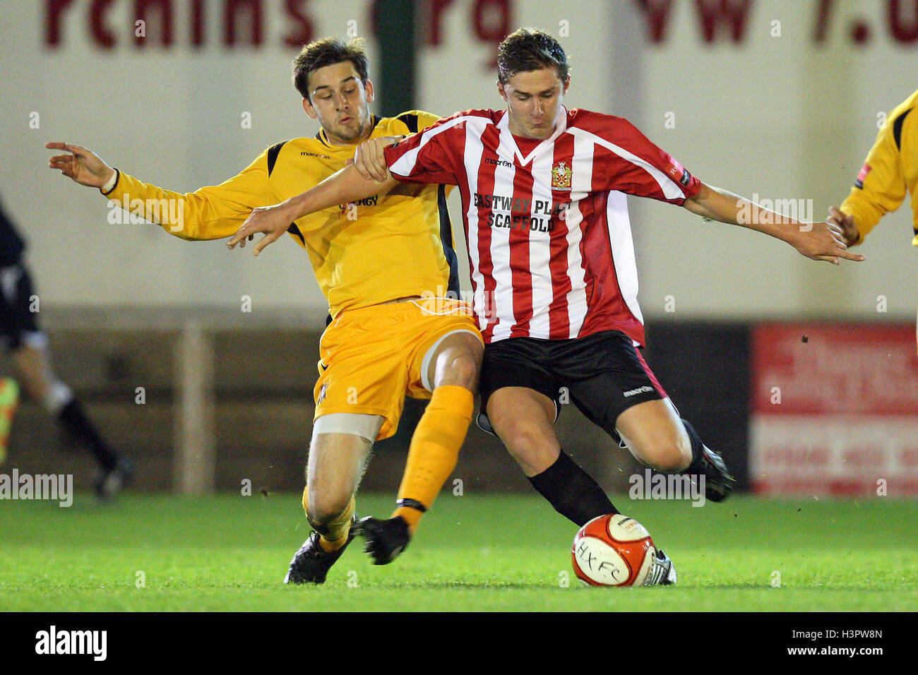 Ross Wall Of Hornchurch And Liam Friend Of Folkestone - Afc Hornchurch 