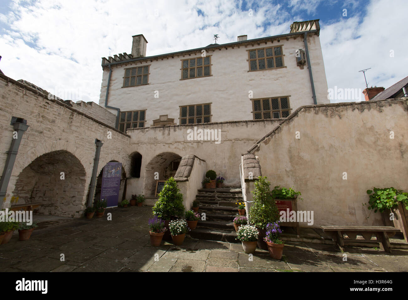 Town of Conwy, Wales. Picturesque view of the Elizabethan period Plas Mawr on Conwy’s High Street. Stock Photo